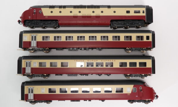 Roco 63127 Spur H0 SBB Dieseltriebzug RAm 502 TEE Evinka Shop