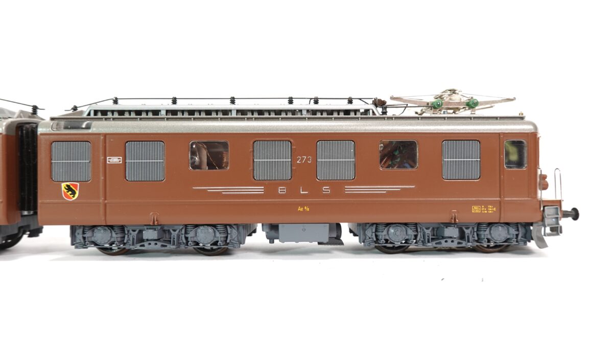 HAG 242 H0 BLS Ae 8/8 «Muni» 2-motorig kaufen