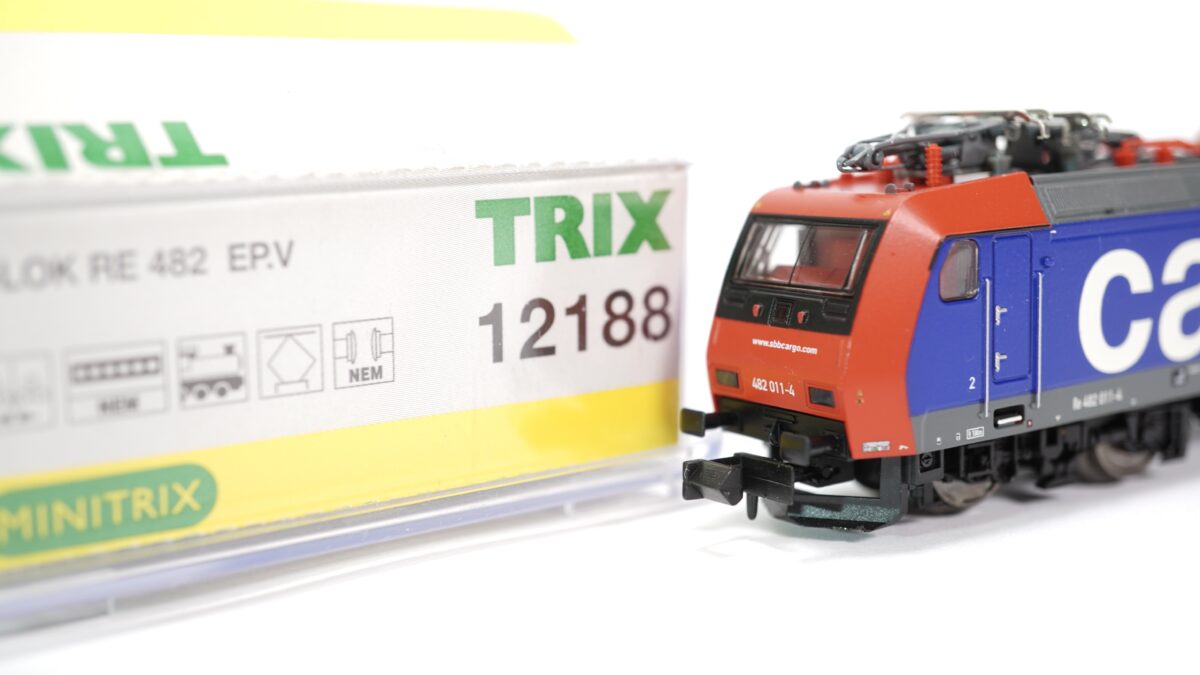 Trix 12188 N SBB Re 482 Cargo sehr hilfreiche lok