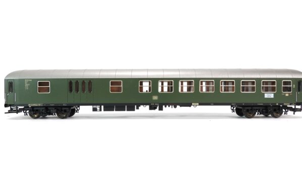 Fleischmann 5600 H0 DB Schnellzugwagen mit Gepäckabteil | 1325