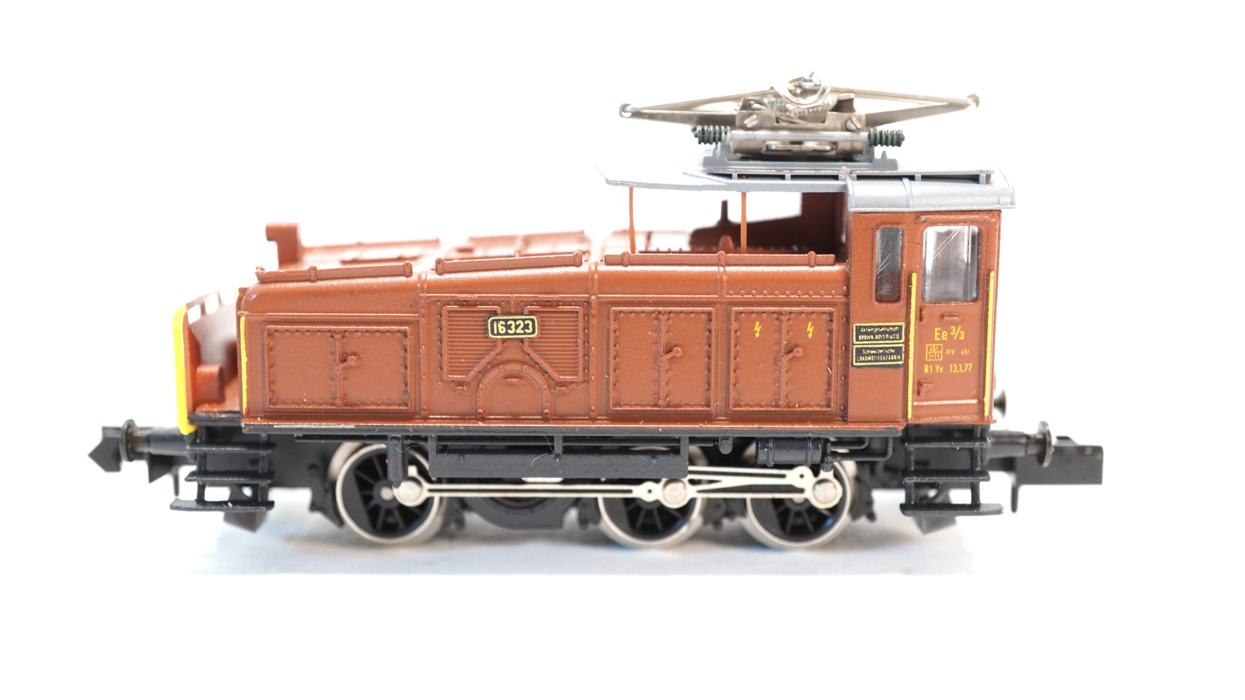 Arnold 2421 N SBB Ee 3/3 Rangierlok 16323 2 Arnold 2421 N SBB Ee 3/3 Rangierlok 16323 – Bild 2