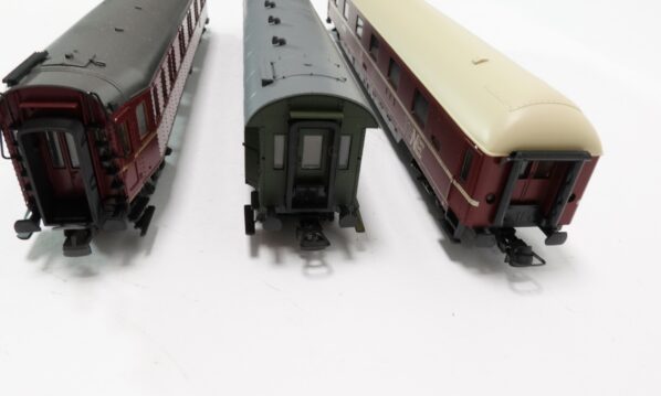 Diverse Set drei Personenwagen | A0069