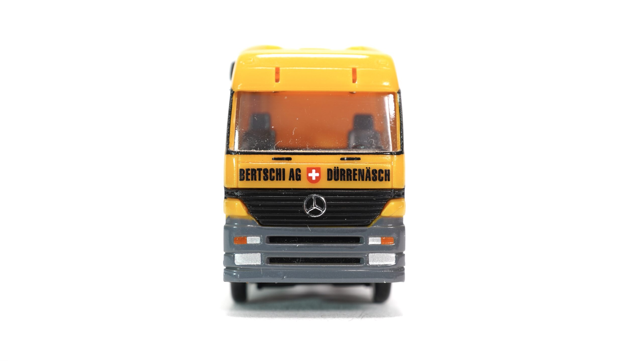 Herpa N Mercedes Benz Actros Jumbotank Bertschi | A0121 3 Herpa N Mercedes Benz Actros Jumbotank Bertschi | A0121 – Bild 3