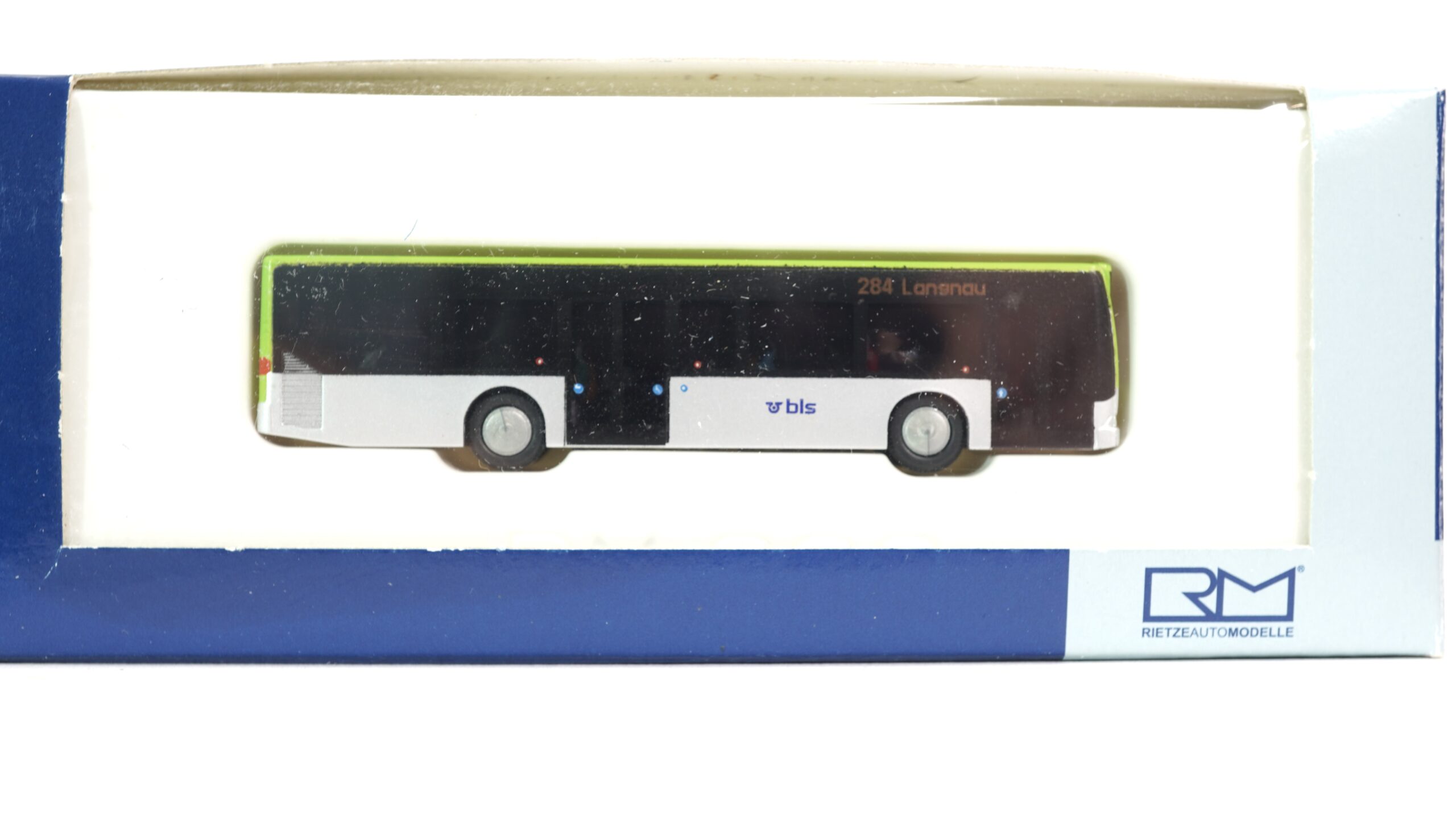 Rietze 16957 N MB Reisebus BLS | A0131 8 Rietze 16957 N MB Reisebus BLS | A0131 – Bild 8