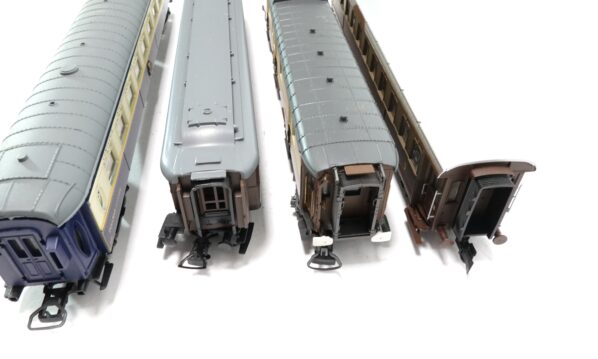 Diverse H0 vier Personenwagen Spielware