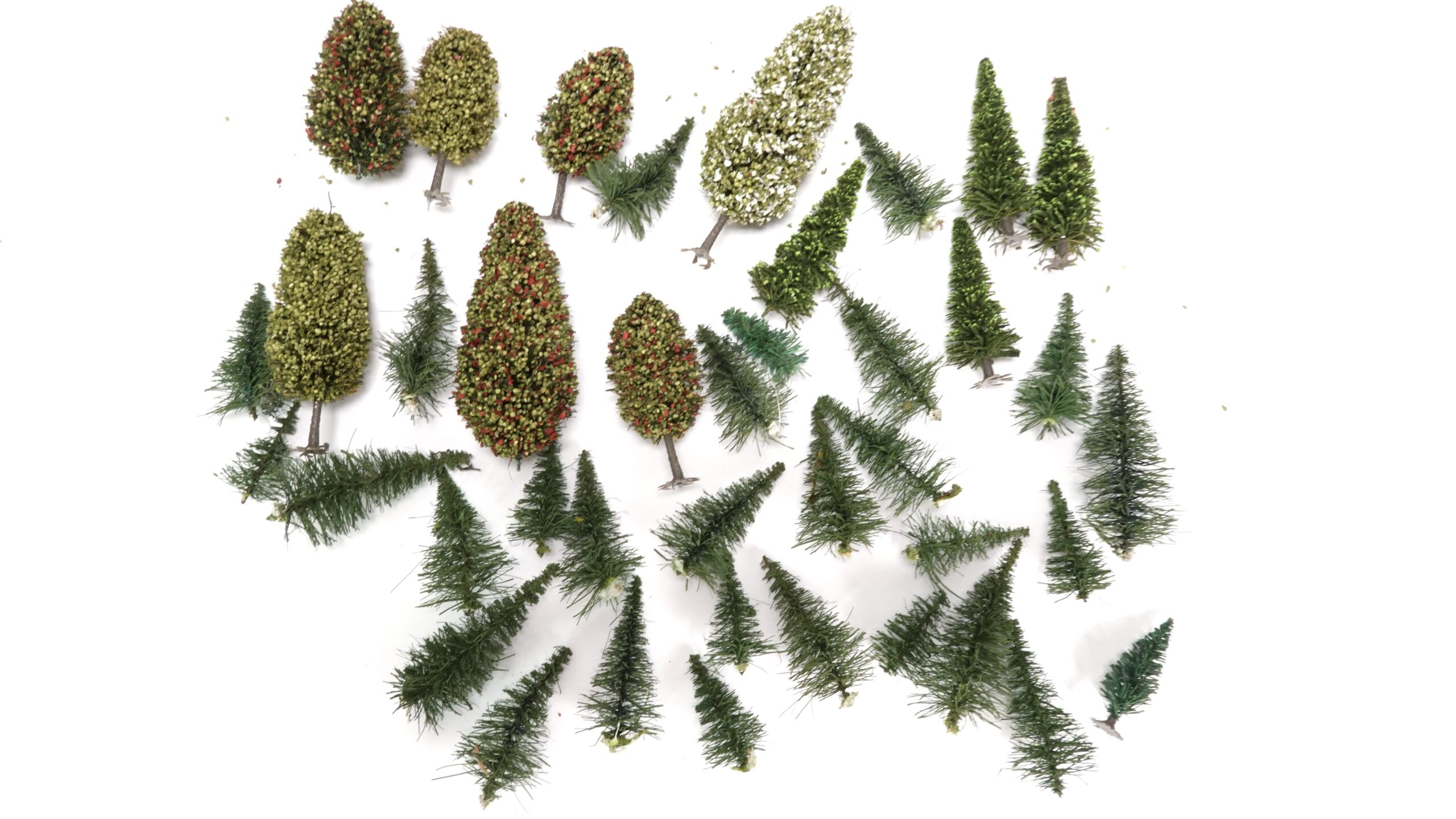 Baumset H0 40x Laub und Tannenbäume | 1991 1 Baumset H0 40x Laub und Tannenbäume | 1991