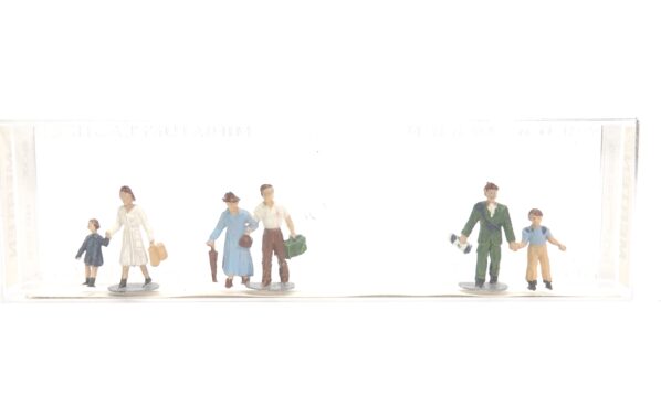 Merten 820 H0 Reisende Gruppe | A0197