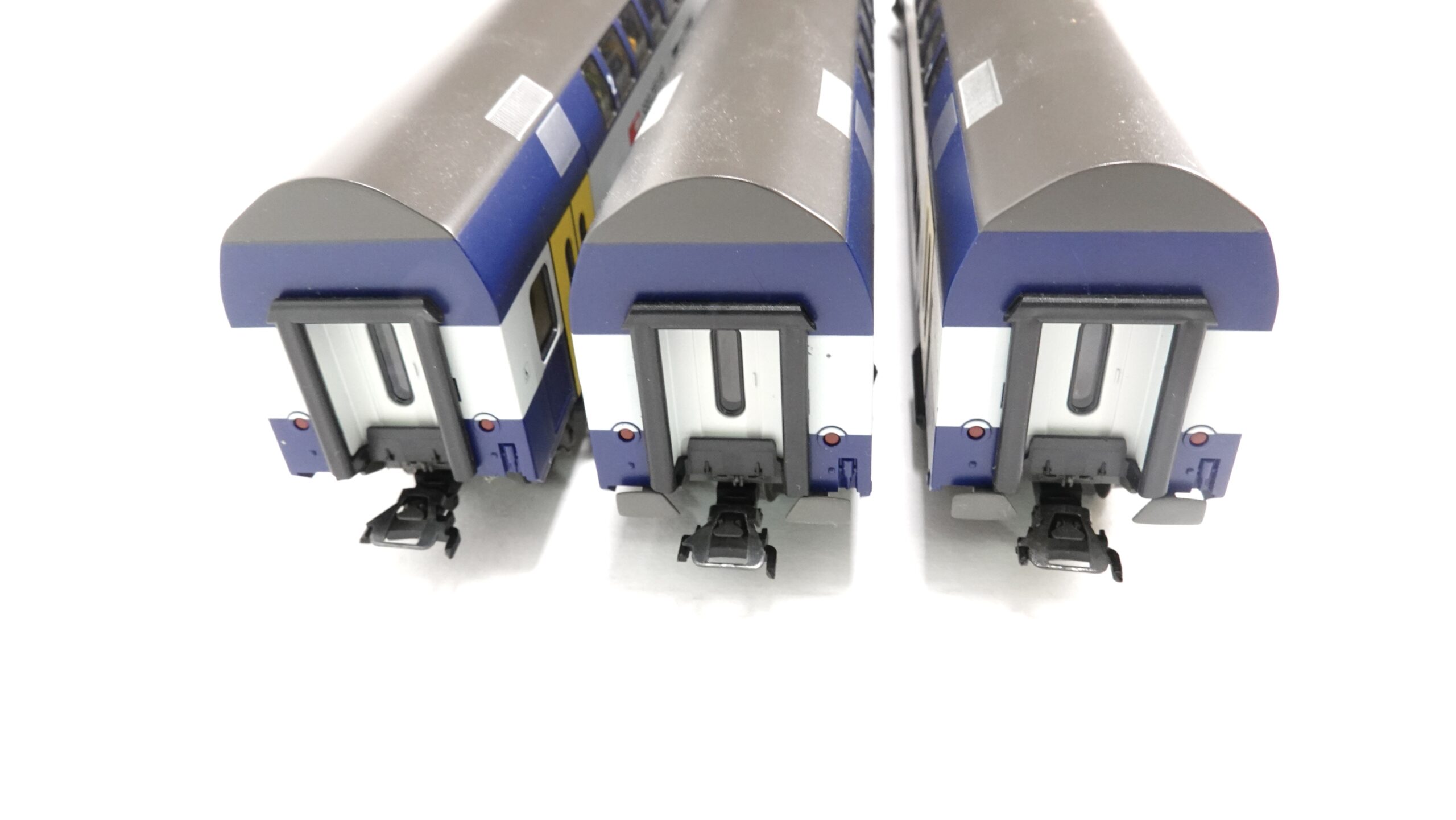 Märklin H0 SBB Set drei S-Bahnwagen mit Figuren | 2165 1 Märklin H0 SBB Set drei S-Bahnwagen mit Figuren | 2165