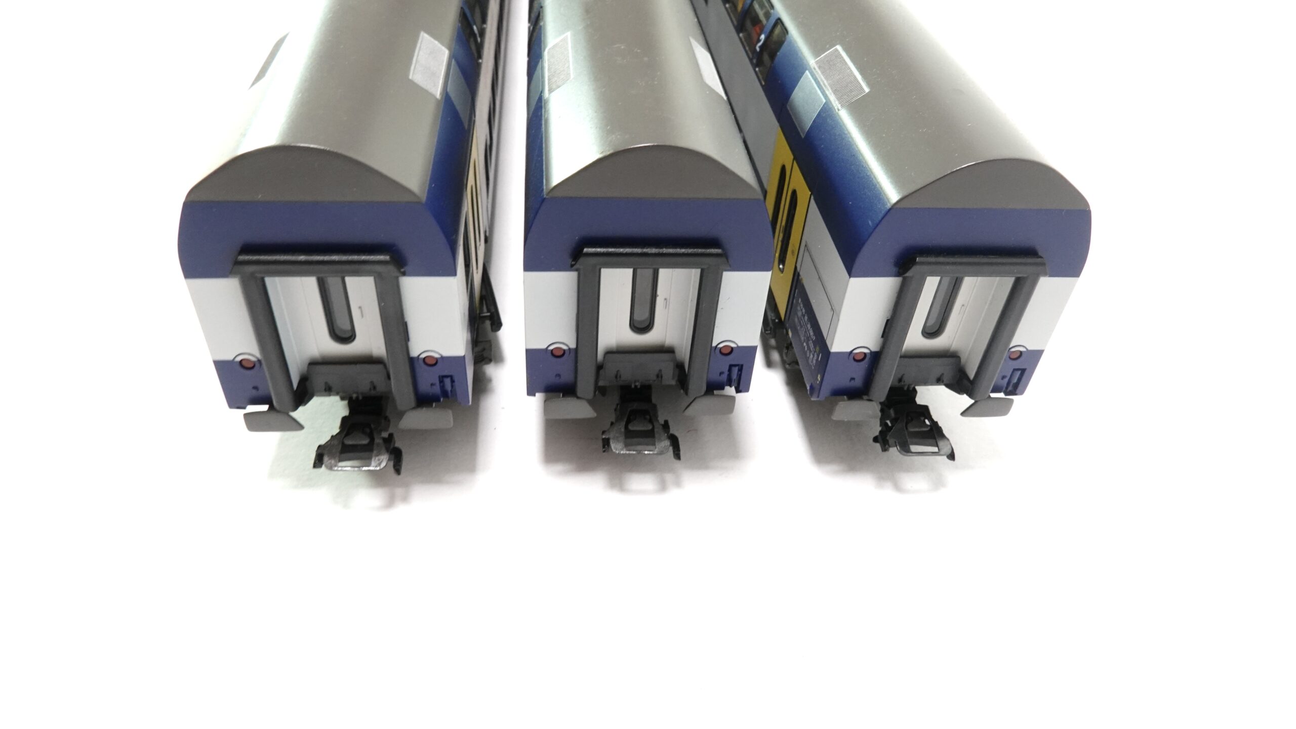 Märklin H0 SBB Set drei S-Bahnwagen mit Figuren | 2165 2 Märklin H0 SBB Set drei S-Bahnwagen mit Figuren | 2165 – Bild 2