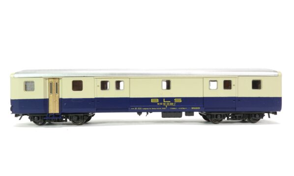 Roco 4240A H0 BLS Gepäckwagen D cremeblau | A0356