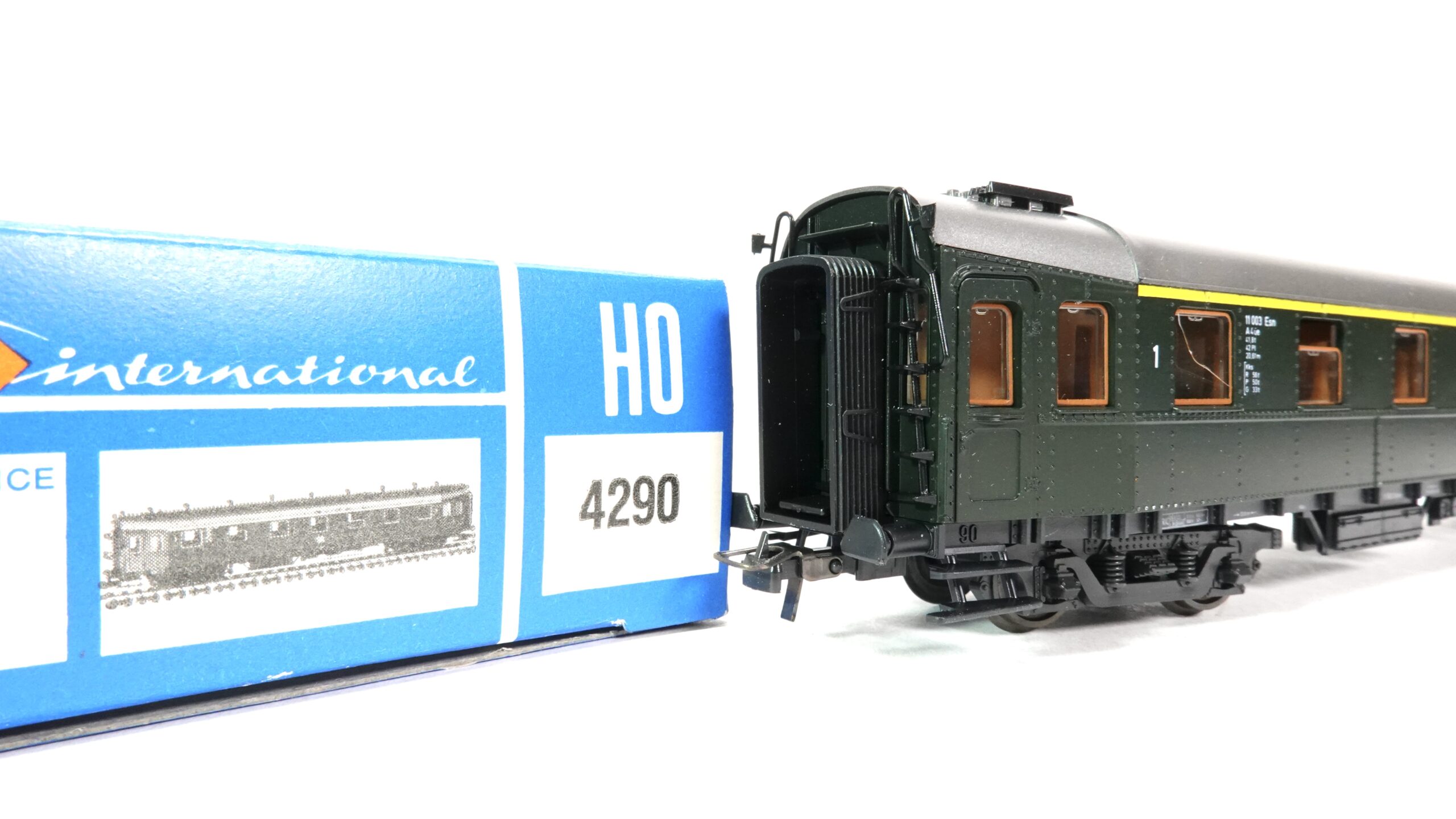 Roco 4290 H0 DB Hechtpersonenwagen 2. Kl. grün | A0360 9 Roco 4290 H0 DB Hechtpersonenwagen 2. Kl. grün | A0360 – Bild 9