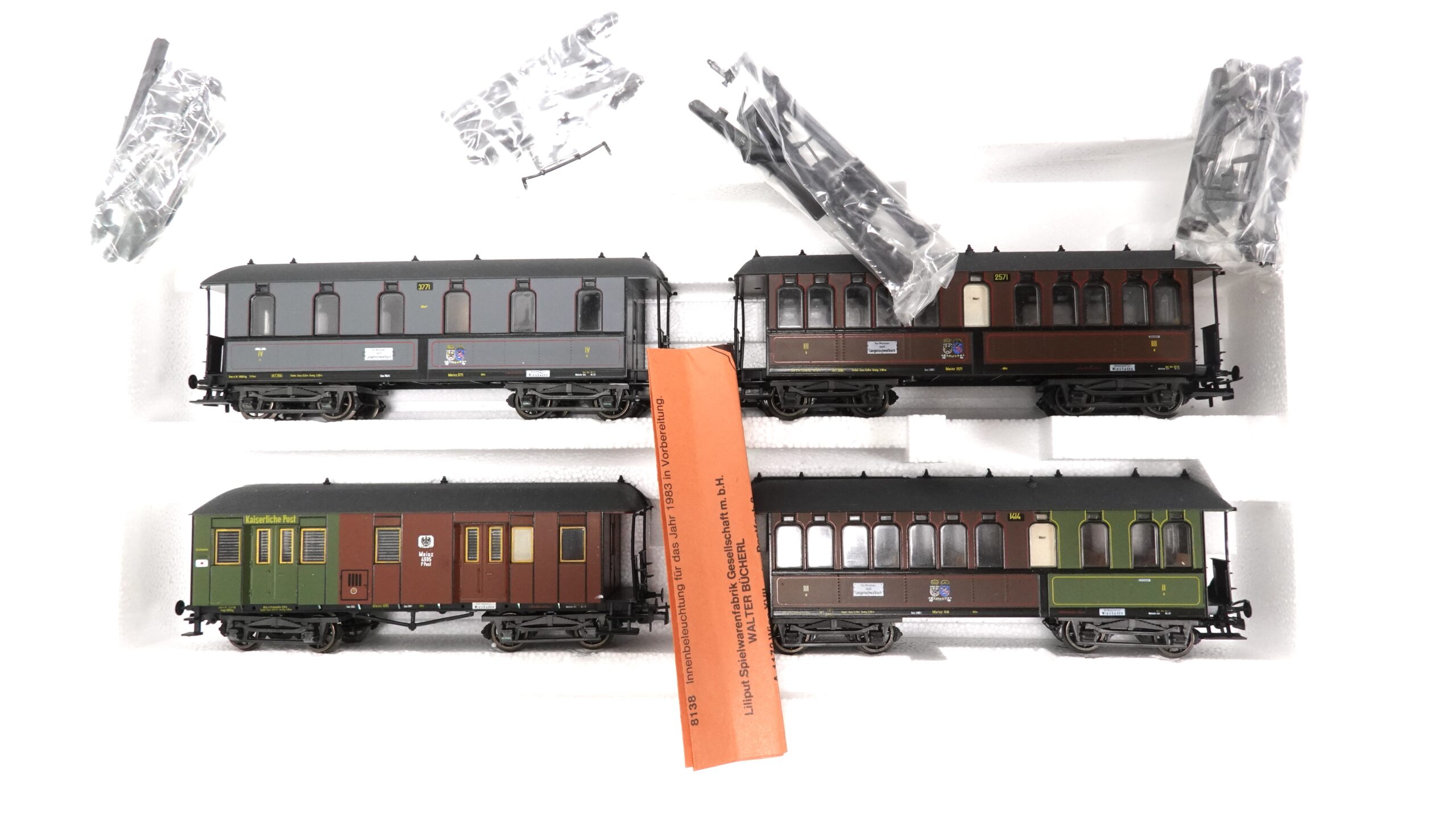 Liliput 811 H0 K.P.E.V.Wagenset 4-teilig Langenschwalbacherl | A0372 1 Liliput 811 H0 K.P.E.V.Wagenset 4-teilig Langenschwalbacherl | A0372