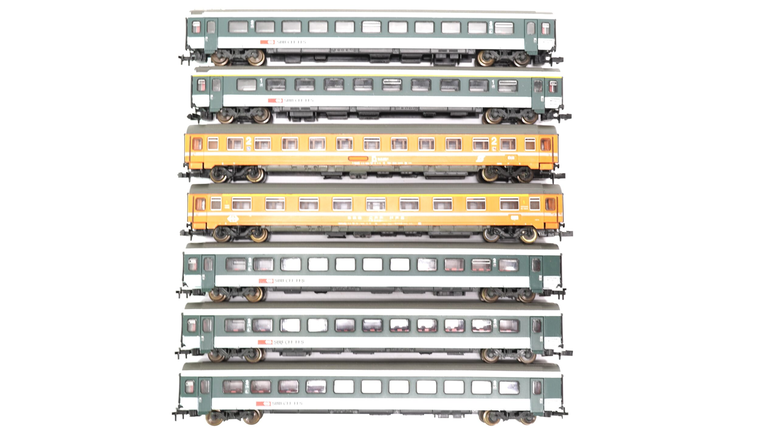 Roco N SBB Set mit sieben Personenwagen | A0303 1 Roco N SBB Set mit sieben Personenwagen | A0303