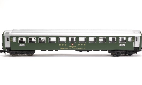 Minitrix 3028 N SBB Personenwagen RIC mit Licht | A0406