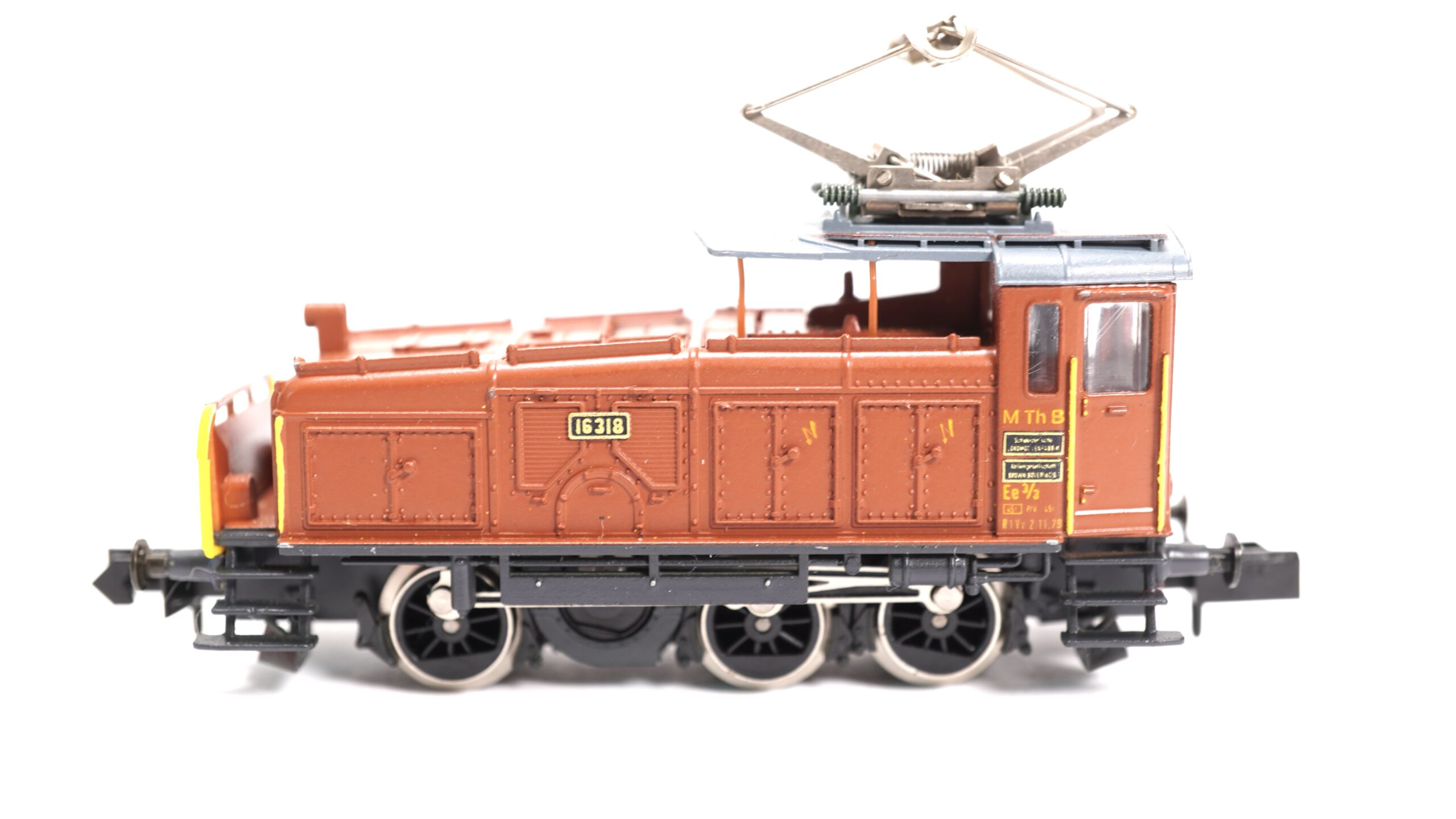 Arnold 2420 N MThB Rangierlok Ee 3/3 braun 16318 | A0410 4 Arnold 2420 N MThB Rangierlok Ee 3/3 braun 16318 | A0410 – Bild 4