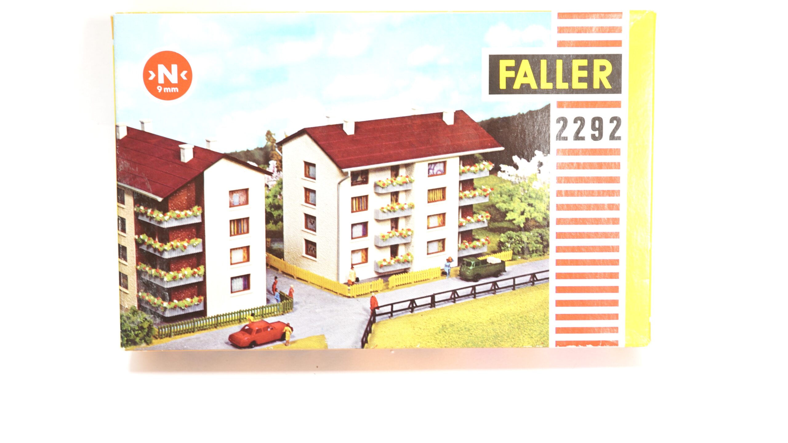 Faller 2292 N Mehrfamilienhaus | A0411 1 Faller 2292 N Mehrfamilienhaus | A0411