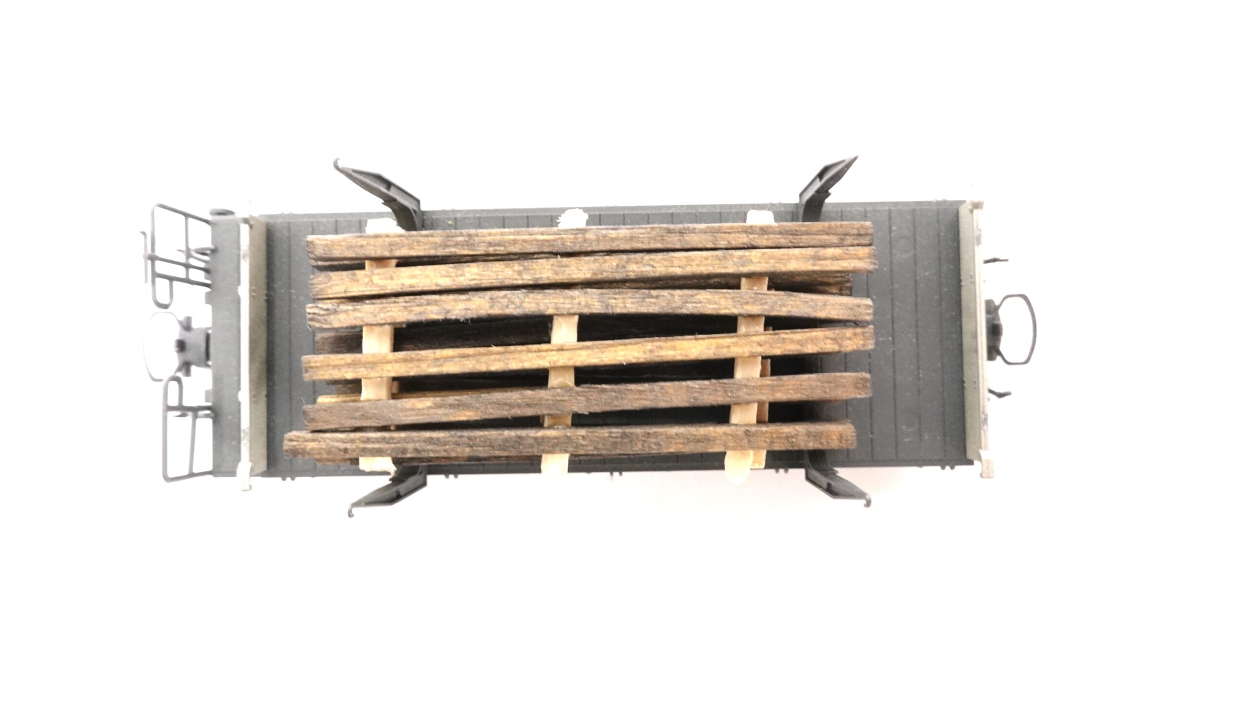 Bemo 2264 H0m RhB Niederbordwagen mit Holzladung | A0485 8 Bemo 2264 H0m RhB Niederbordwagen mit Holzladung | A0485 – Bild 8