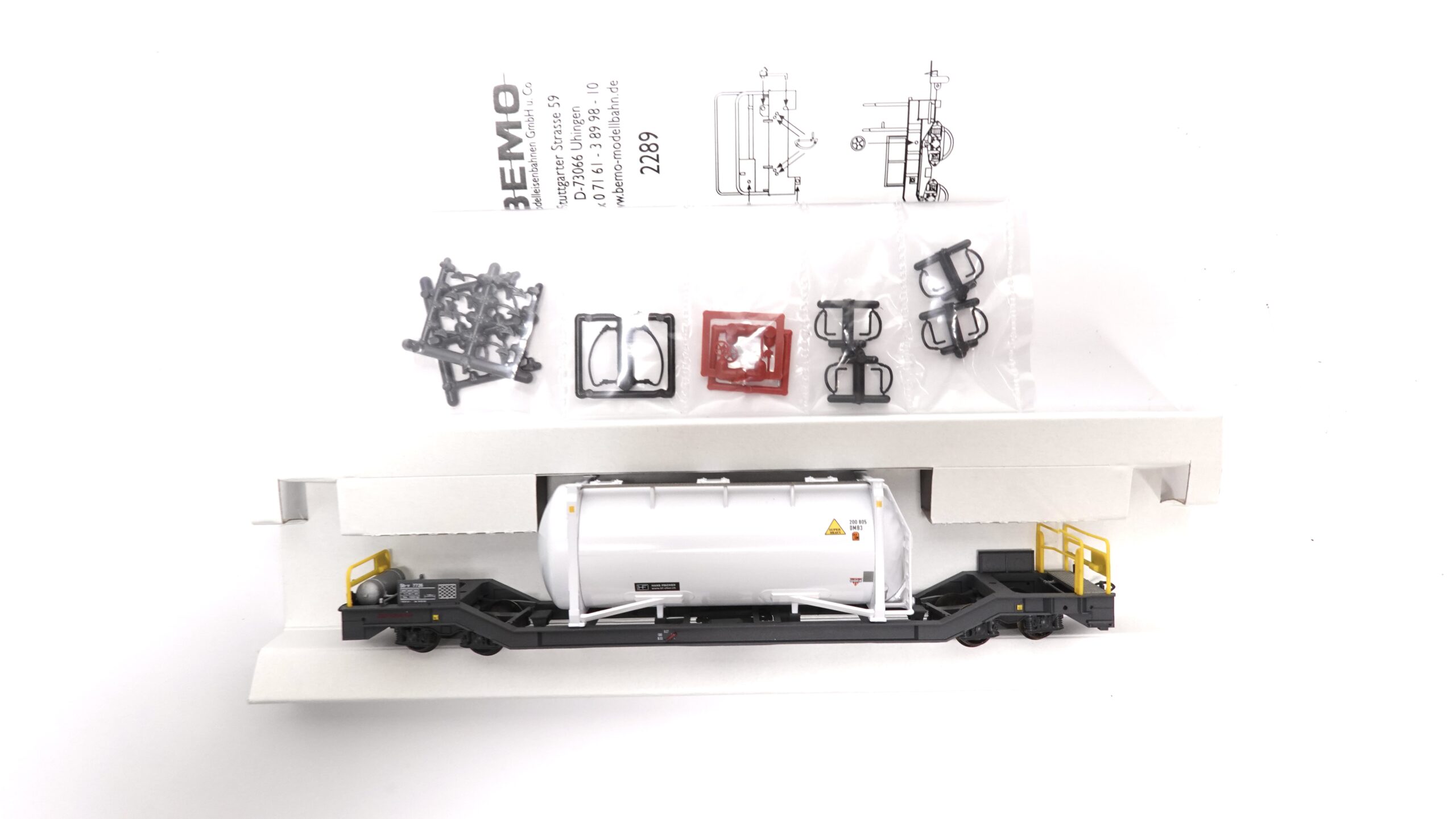 Bemo 2289 136 H0m RhB Wechselbehälterwagen Hans Fischer | A0491 8 Bemo 2289 136 H0m RhB Wechselbehälterwagen Hans Fischer | A0491 – Bild 8