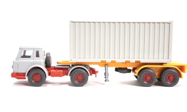 Herpa 8483 H0 International Harvester (IH) Loadstar Containersattelzug | A0586