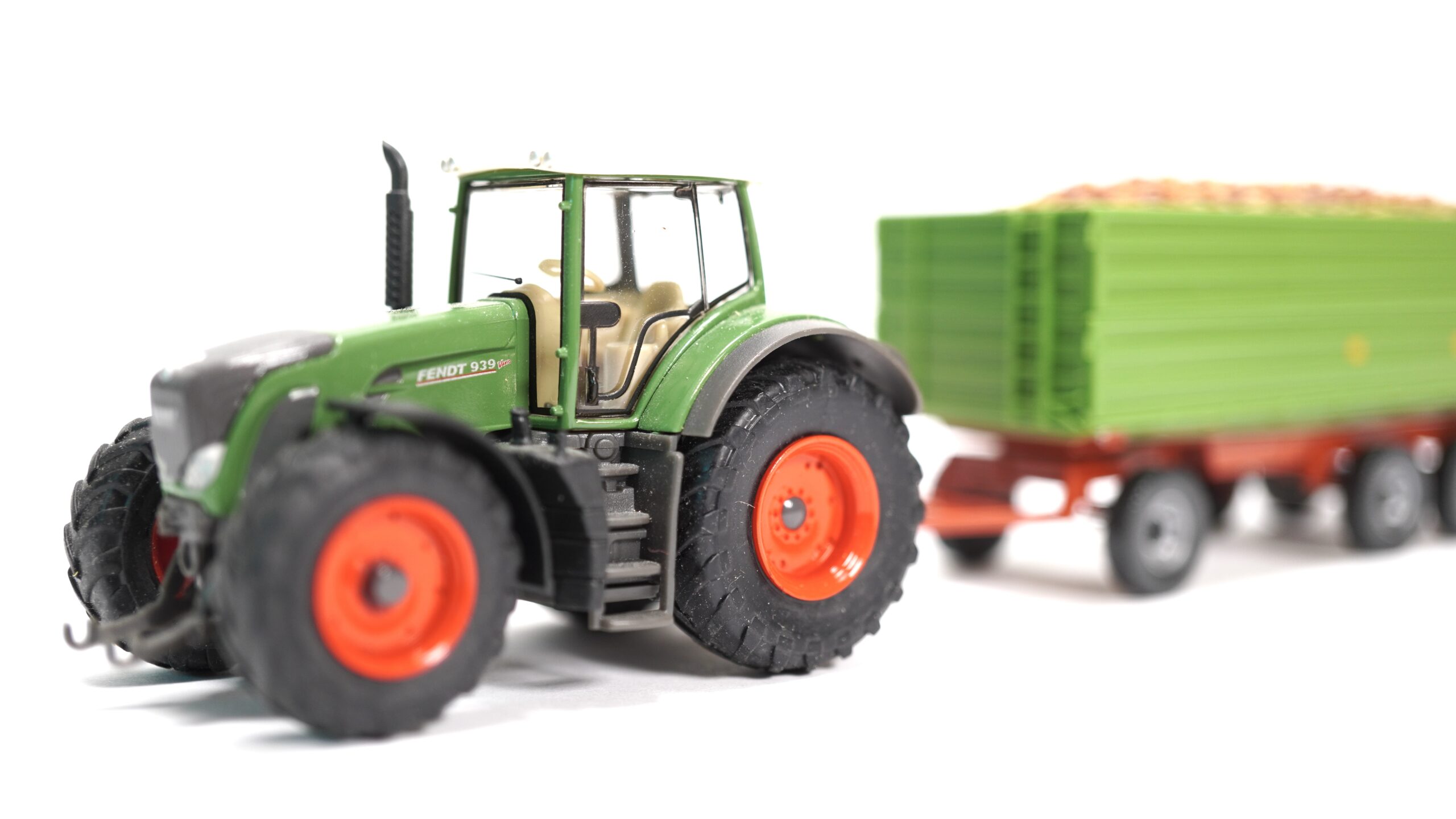 Wiking 0368 H0 Fendt 930 Vario mit Brantner Dreiachs-Kipper | A0590 2 Wiking 0368 H0 Fendt 930 Vario mit Brantner Dreiachs-Kipper | A0590 – Bild 2