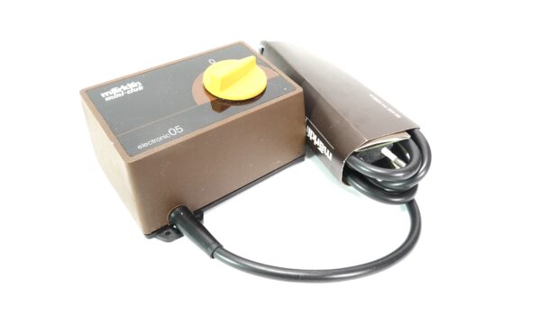 Märklin 37700 Transformator 220 Volt 5VA / 6 VA | A0613