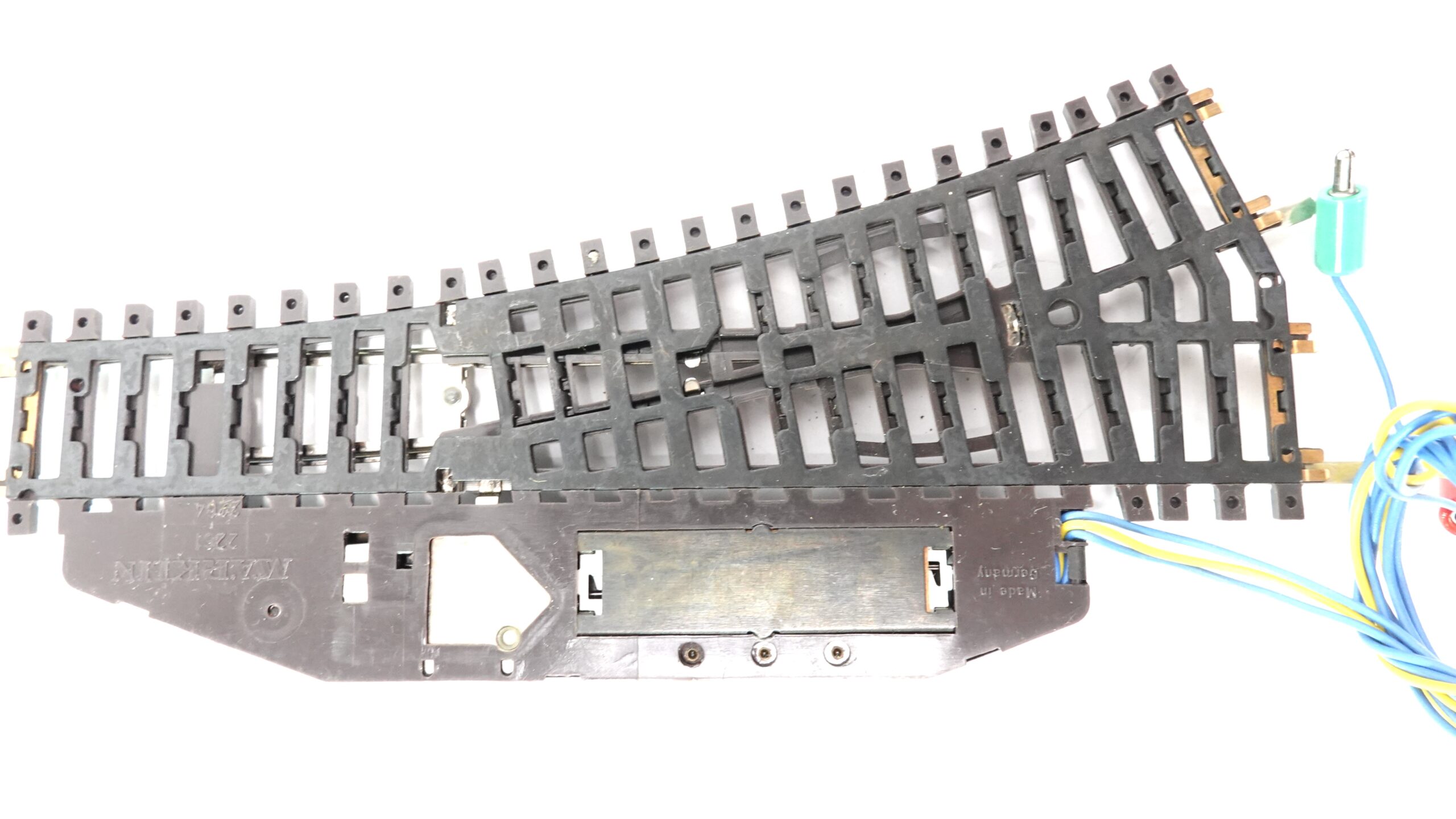 Märklin 2263a H0 elektrische Rechtsweiche K-Gleis 4 Märklin 2263a H0 elektrische Rechtsweiche K-Gleis