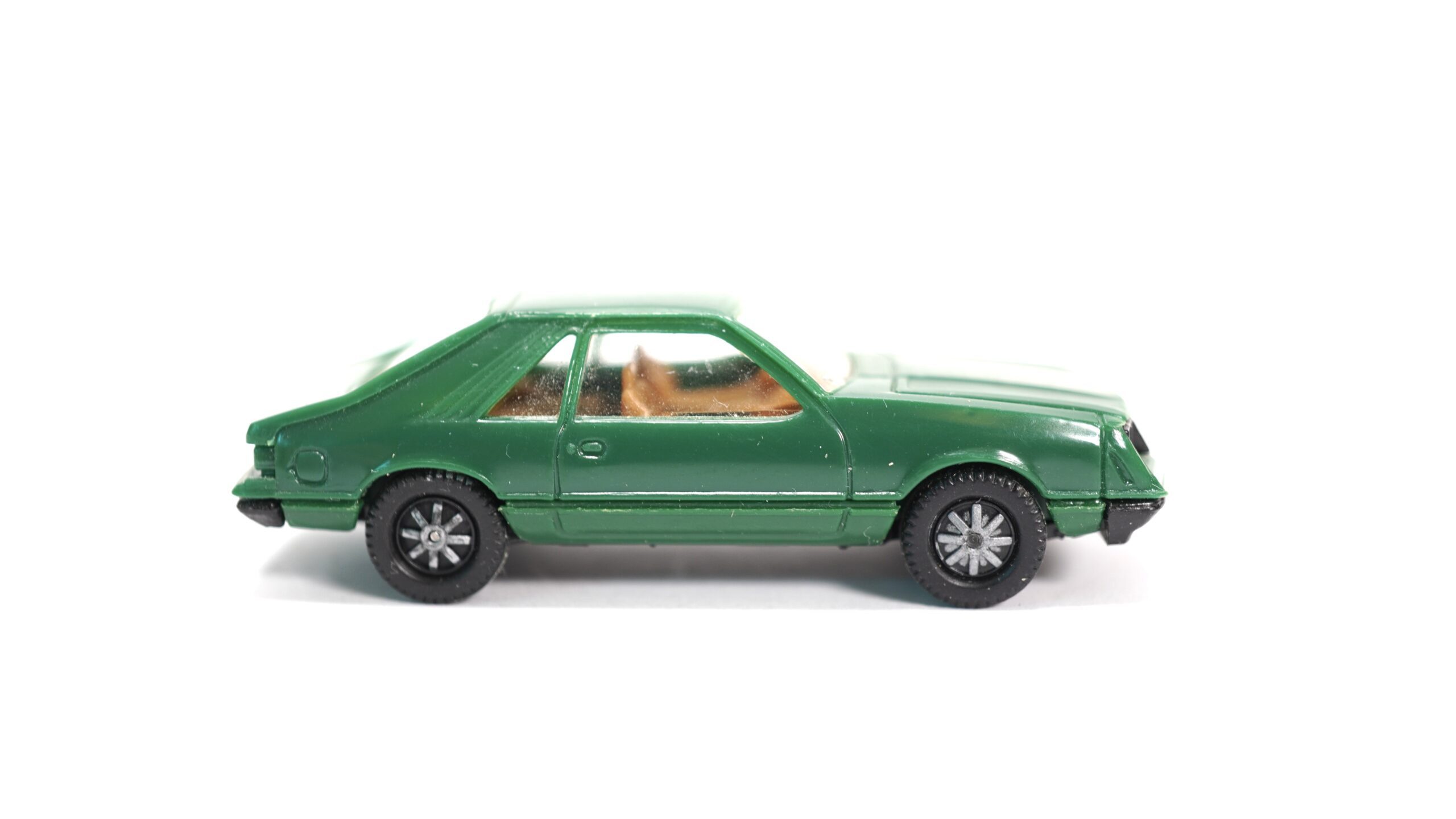 Herpa 2028 H0 Ford Mustang III (Fox-Body) Dunkelgrün | A0597 4 Herpa 2028 H0 Ford Mustang III (Fox-Body) Dunkelgrün | A0597 – Bild 4