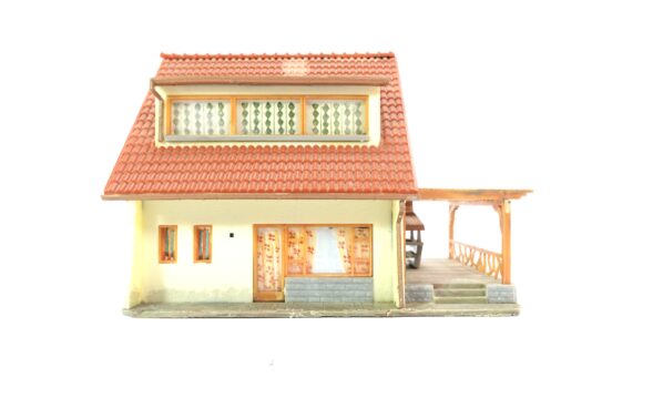Faller B-210 H0 Fertigbausatz Einfamilienhaus mit Pergola | A0646