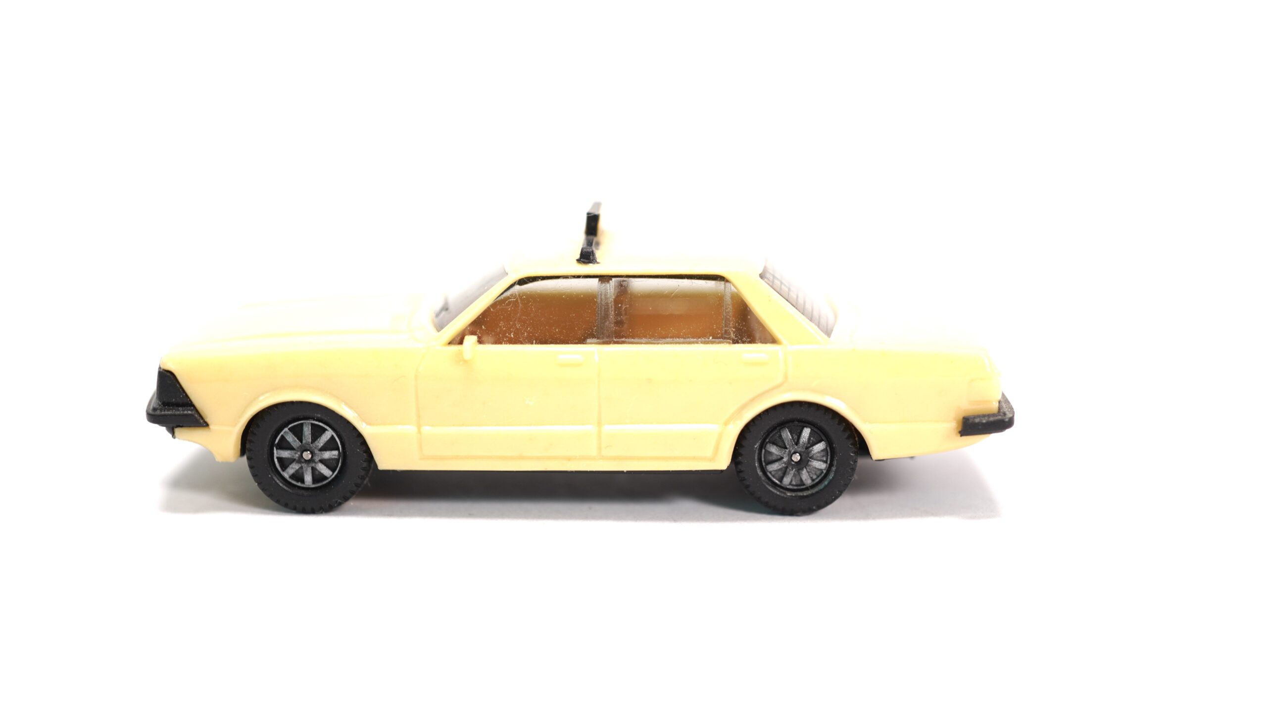 Herpa 4002 H0 Ford Granada MK II Ghia 2.8i Taxi A0612 1 Herpa 4002 H0 Ford Granada MK II Ghia 2.8i Taxi A0612
