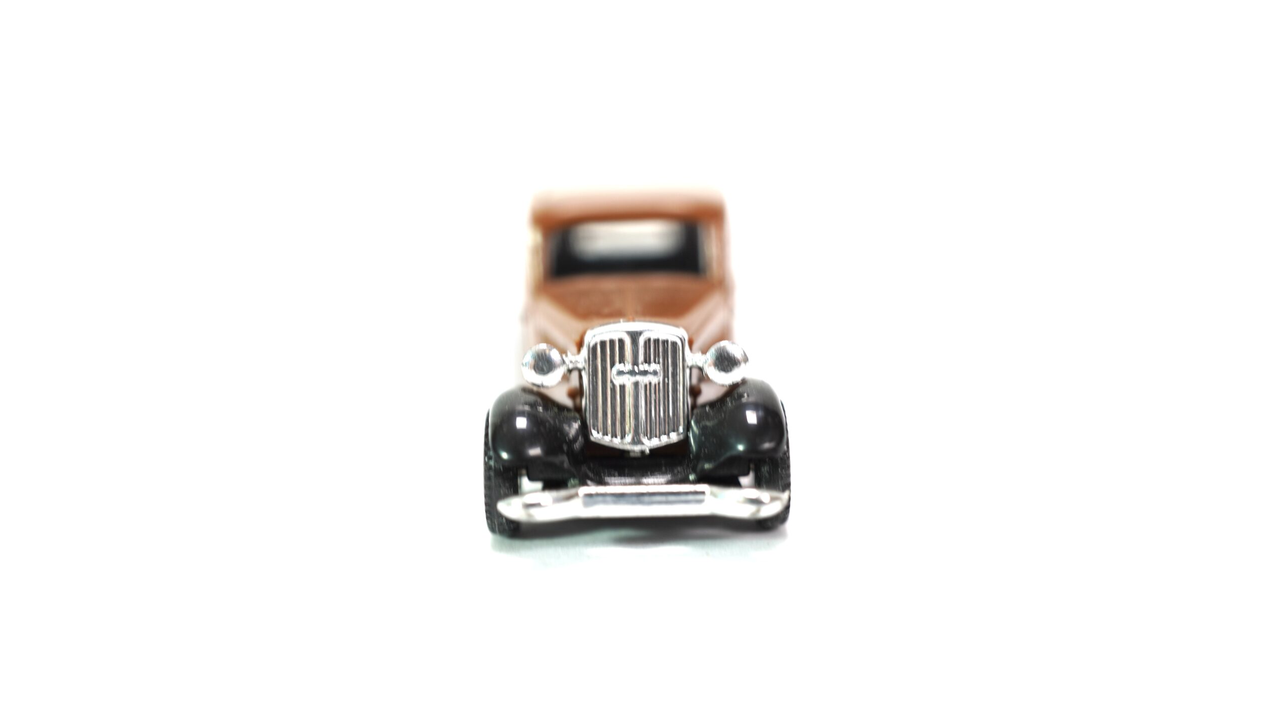 Brekina 1301 H0 DKW F7 Limousine braun | A0618 5 Brekina 1301 H0 DKW F7 Limousine braun | A0618 – Bild 5