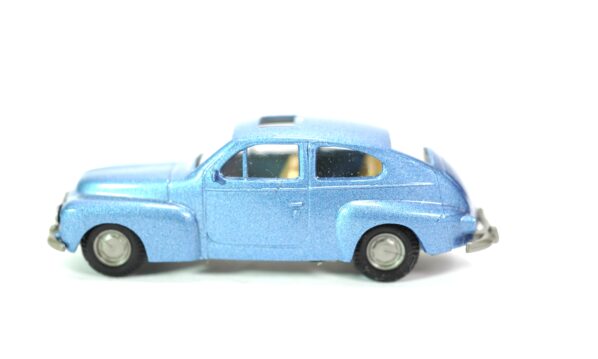 Praliné 03905 H0 Volvo PV 544 „Buckel-Volvo“ | A0625