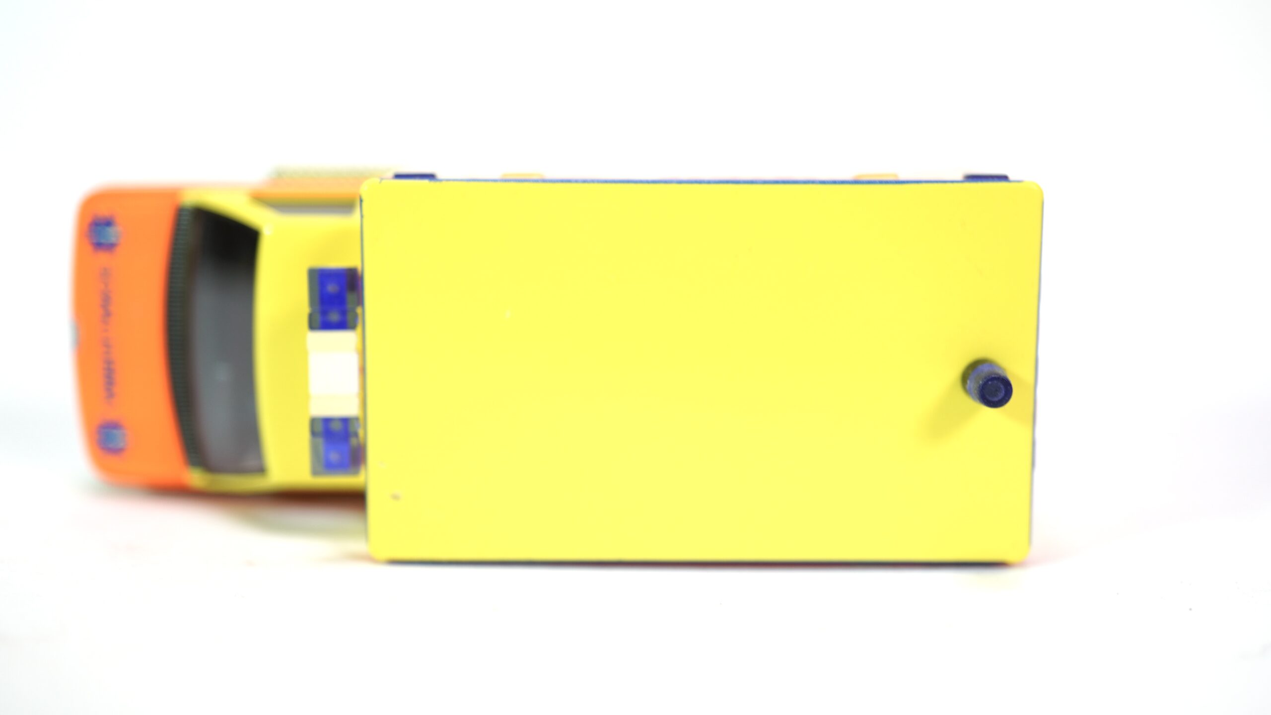 Busch 41828 H0 Ford E-350 Rettungswagen | A0632 6 Busch 41828 H0 Ford E-350 Rettungswagen | A0632 – Bild 6