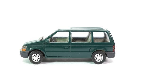 Busch 44600 H0 Chrysler Voyager Dunkelgrün | A0634