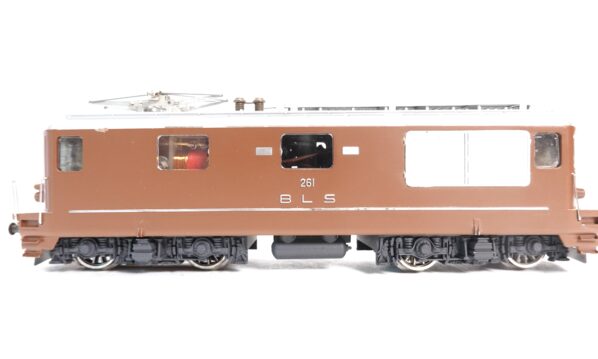 Hag 180 H0 BLS Re 4/4 „Bruneli“ 261 | A0684