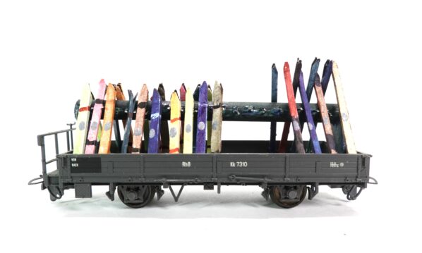Bemo WSM H0m RhB Niederbordwagen „Evinka in den Skiferien“ | A0470
