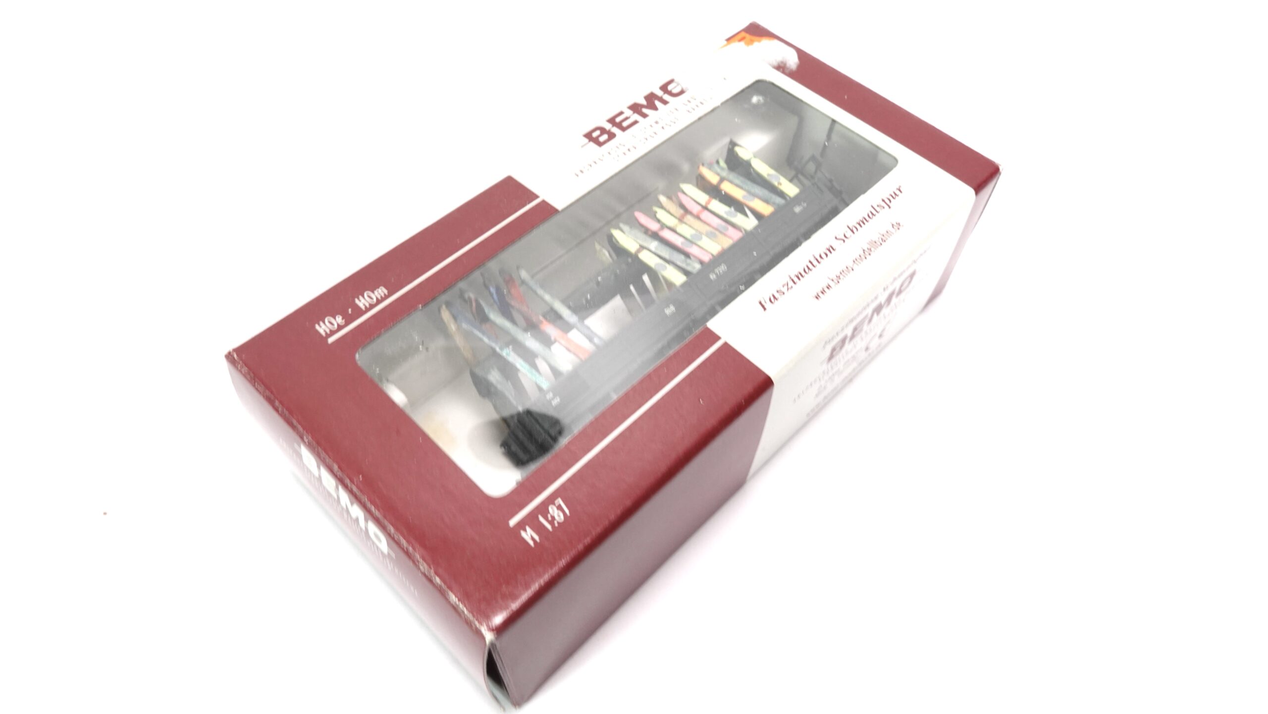 Bemo WSM H0m RhB Niederbordwagen „Evinka in den Skiferien“ | A0470 6 Bemo WSM H0m RhB Niederbordwagen „Evinka in den Skiferien“ | A0470 – Bild 6