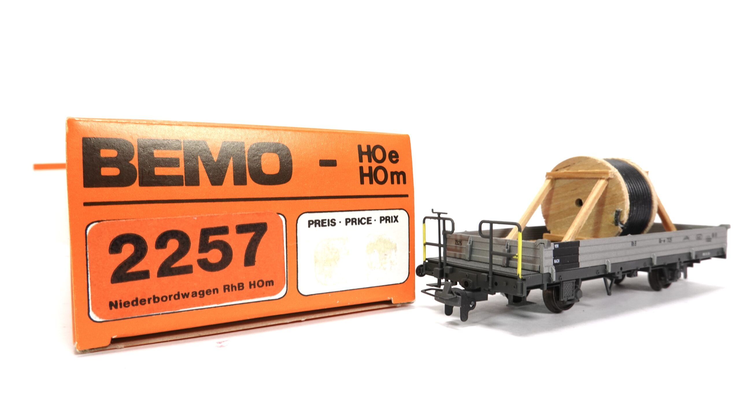Bemo 2257 H0m RhB Niederbordwagen mit Kabeltrommel | A0477 3 Bemo 2257 H0m RhB Niederbordwagen mit Kabeltrommel | A0477 – Bild 3
