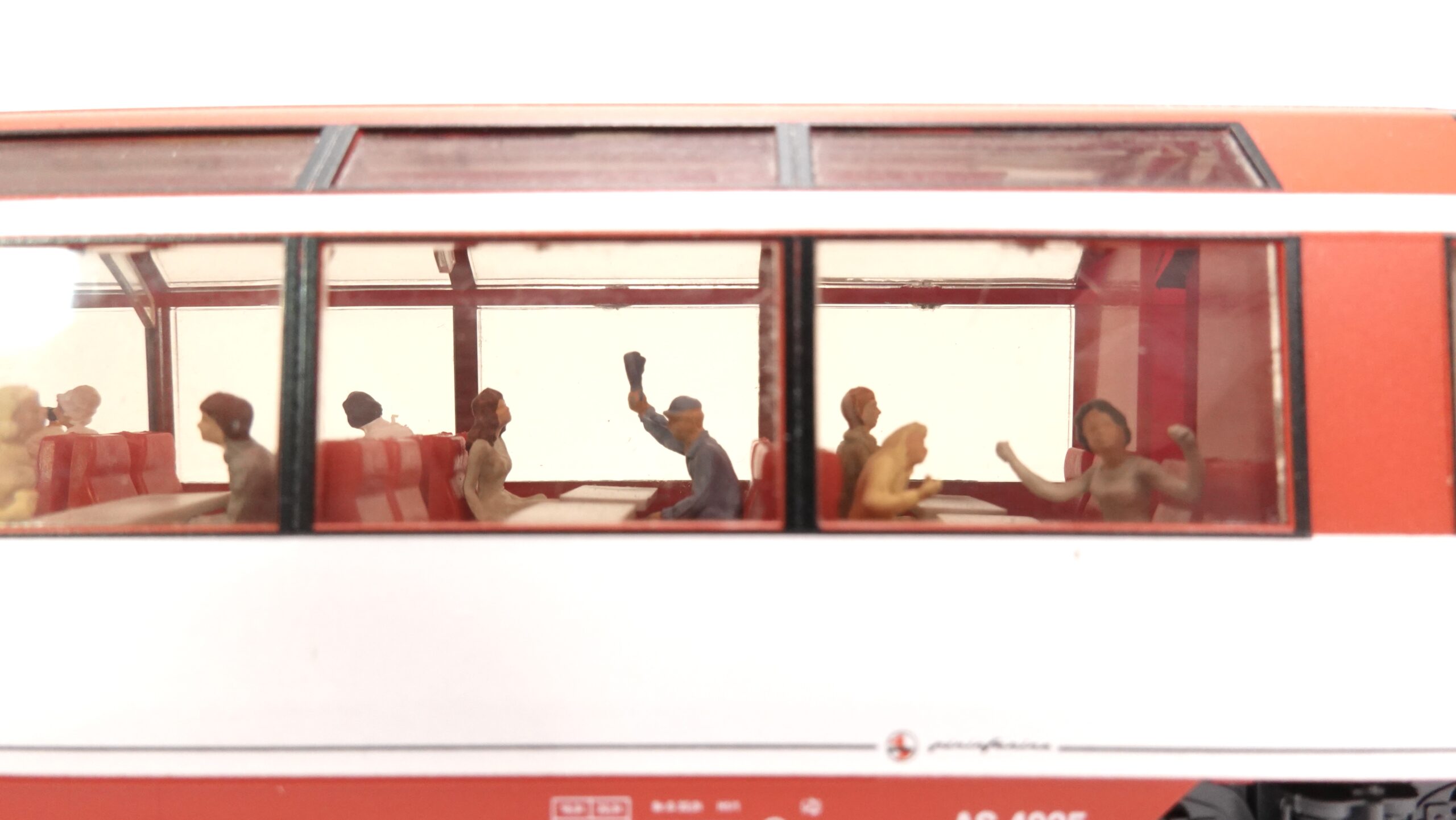 Bemo 3288 205 H0m FO Panoramawagen AS 4025 mit Personen | A0478 9 Bemo 3288 205 H0m FO Panoramawagen AS 4025 mit Personen | A0478 – Bild 9