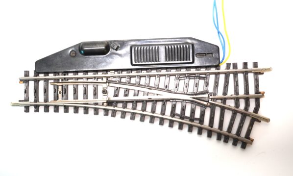 Märklin 2261 H0 ein elektromagnetisches Weichenpaar K-Gleis