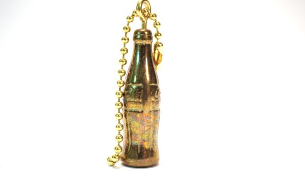 Vintage Coca-Cola Schlüsselanhänger „Goldene Konturflasche“ | A5032
