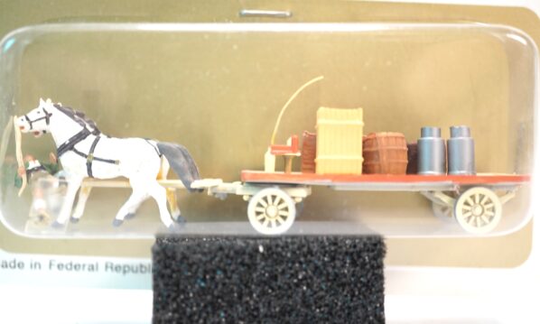 Preiser 460 H0 Pferdefuhrwerk mit Milchkannen | A0975