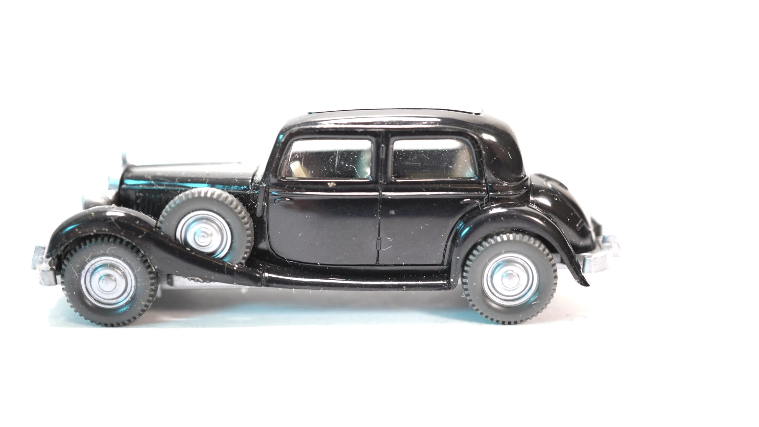 Wiking 832 H0 Mercedes-Benz 260 D schwarz | A0978