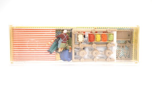 Preiser 52 H0 - Gemüsestand mit Figuren