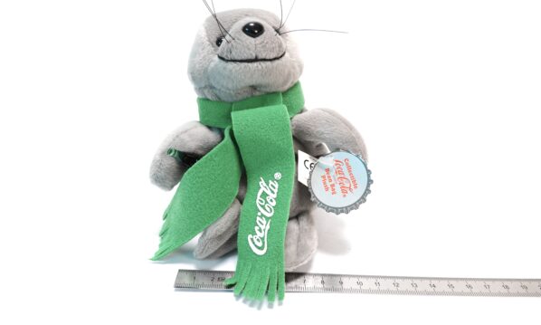 Vintage Coca-Cola Bean Bag Plüsch – Robbe mit grünem Schal (1998) | A5063