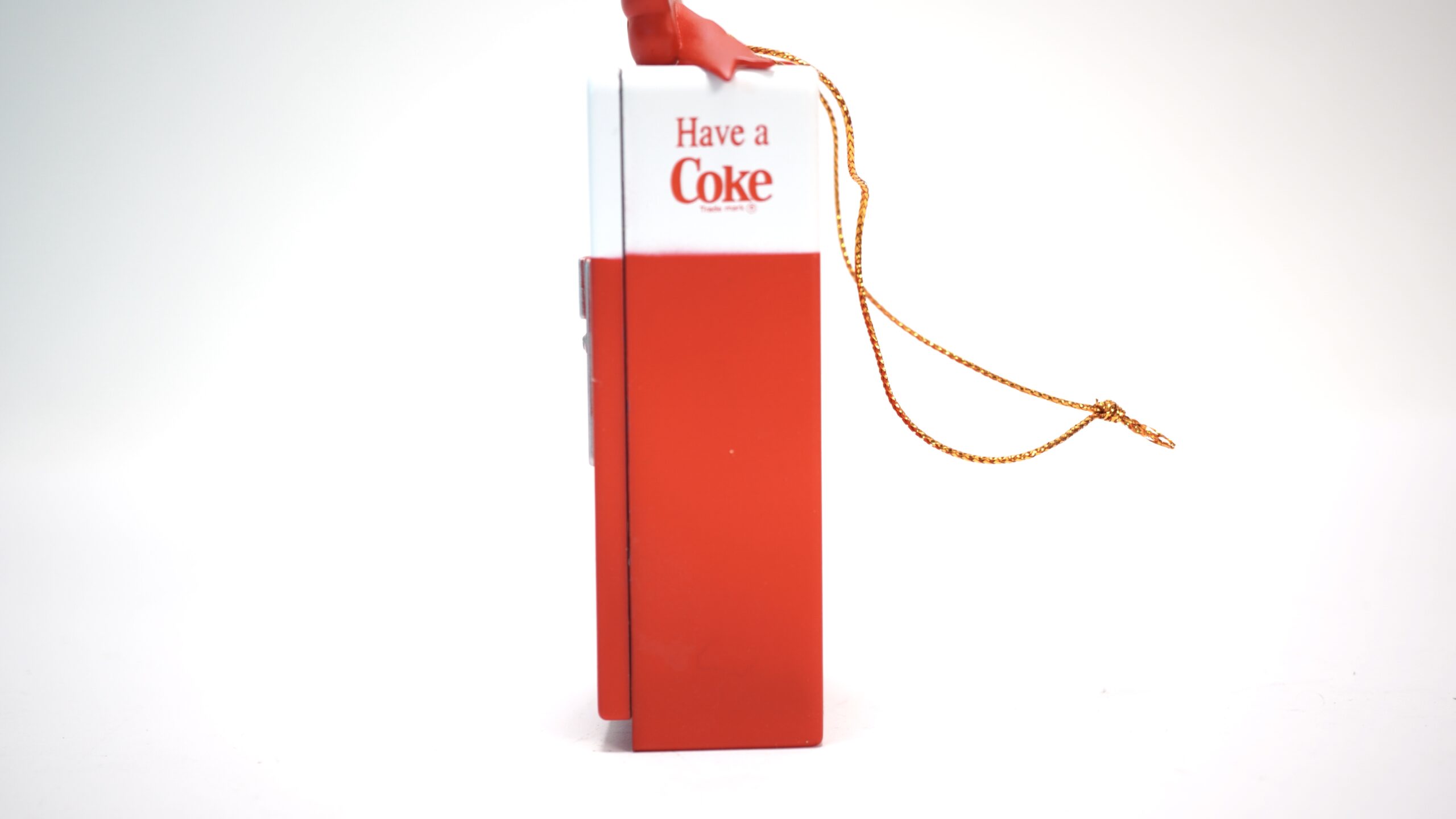 Vintage Coca-Cola Christbaumschmuck – Eisbär im Verkaufsautomaten (ca. 1996) | A5047 4 Vintage Coca-Cola Christbaumschmuck – Eisbär im Verkaufsautomaten (ca. 1996) | A5047 – Bild 4