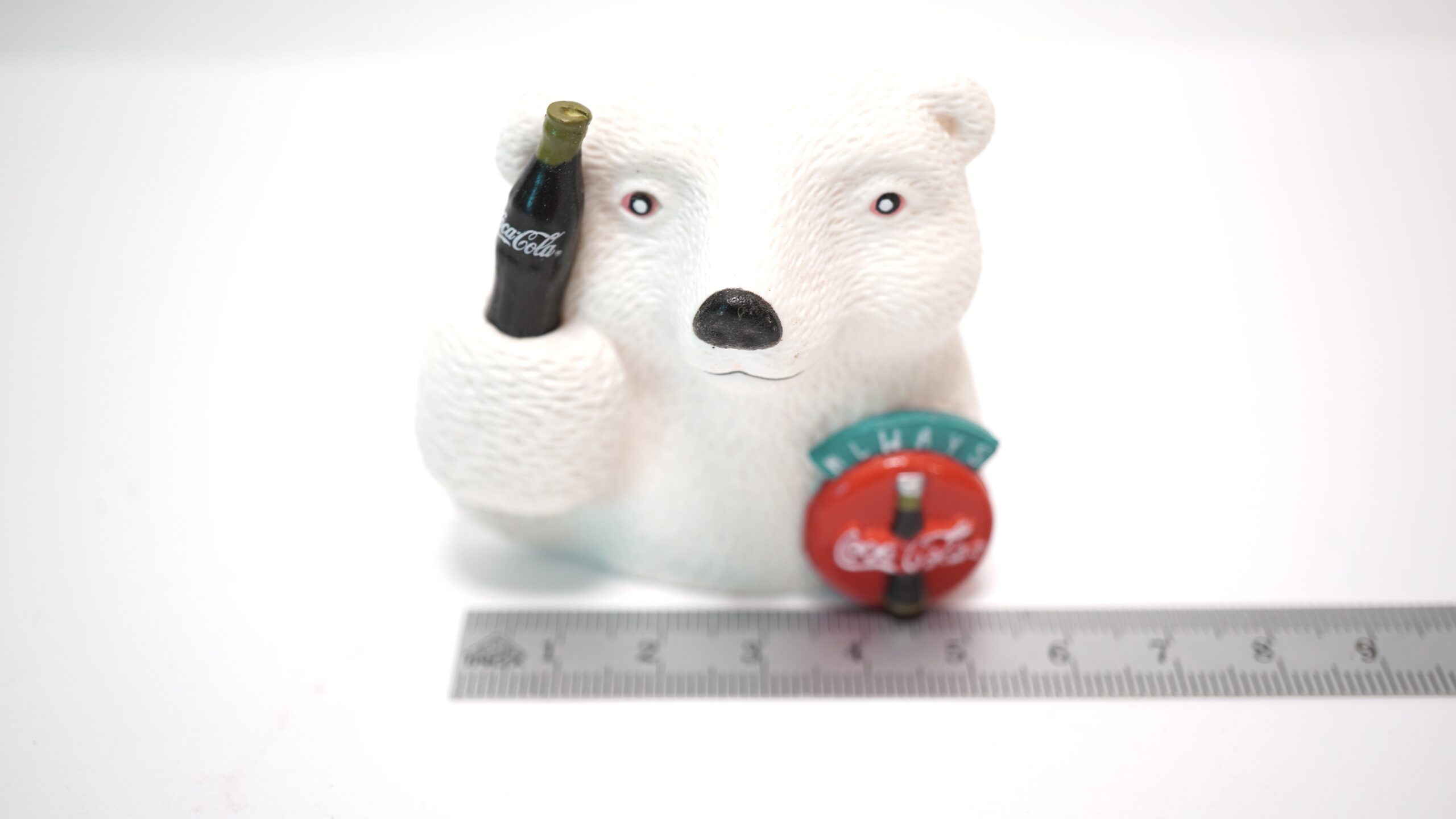 Vintage Coca-Cola 3D-Magnet „Eisbär mit Flasche“ – Ikonisches „Always“-Design | A5050 2 Vintage Coca-Cola 3D-Magnet „Eisbär mit Flasche“ – Ikonisches „Always“-Design | A5050 – Bild 2
