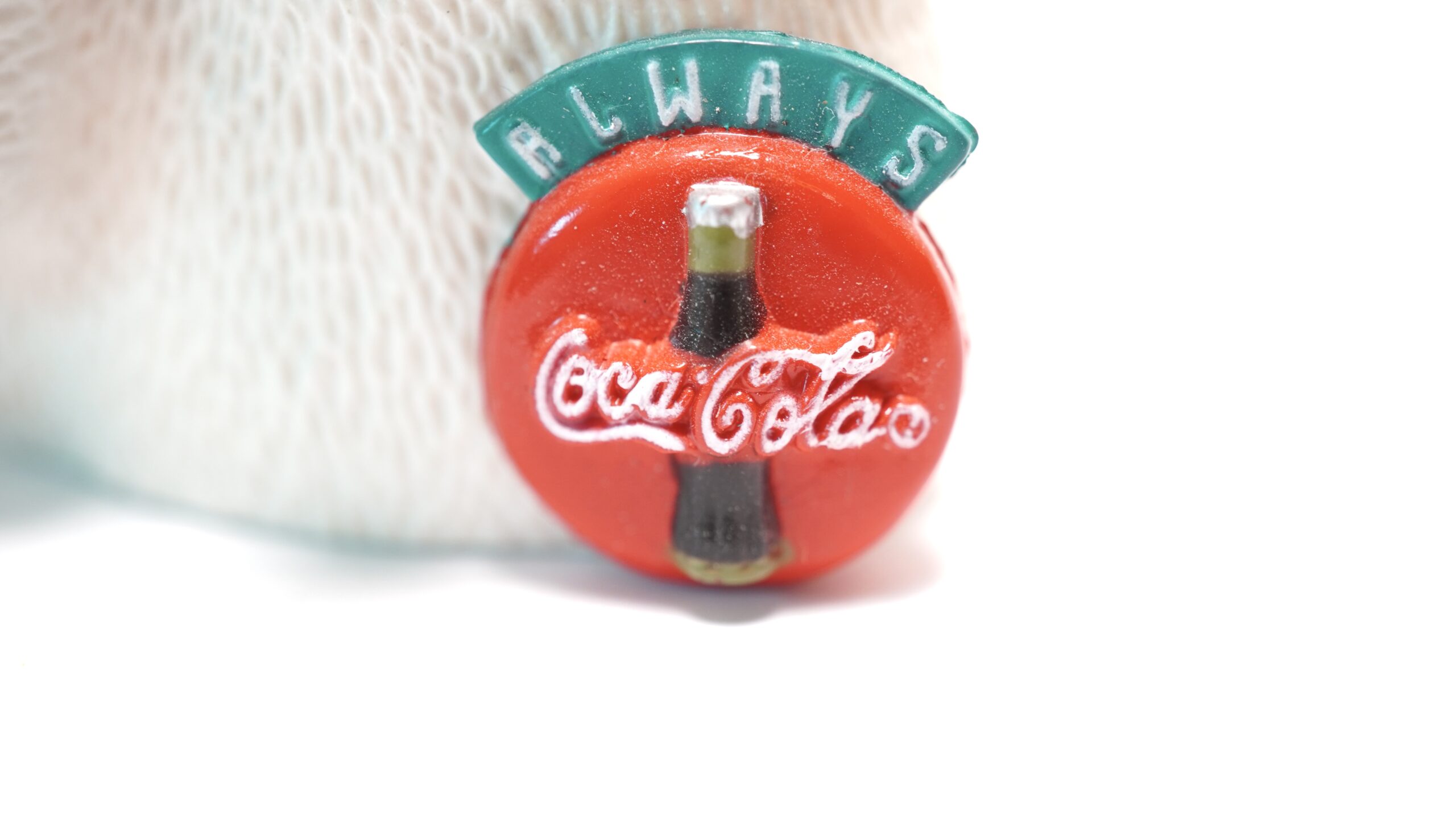 Vintage Coca-Cola 3D-Magnet „Eisbär mit Flasche“ – Ikonisches „Always“-Design | A5050 5 Vintage Coca-Cola 3D-Magnet „Eisbär mit Flasche“ – Ikonisches „Always“-Design | A5050 – Bild 5