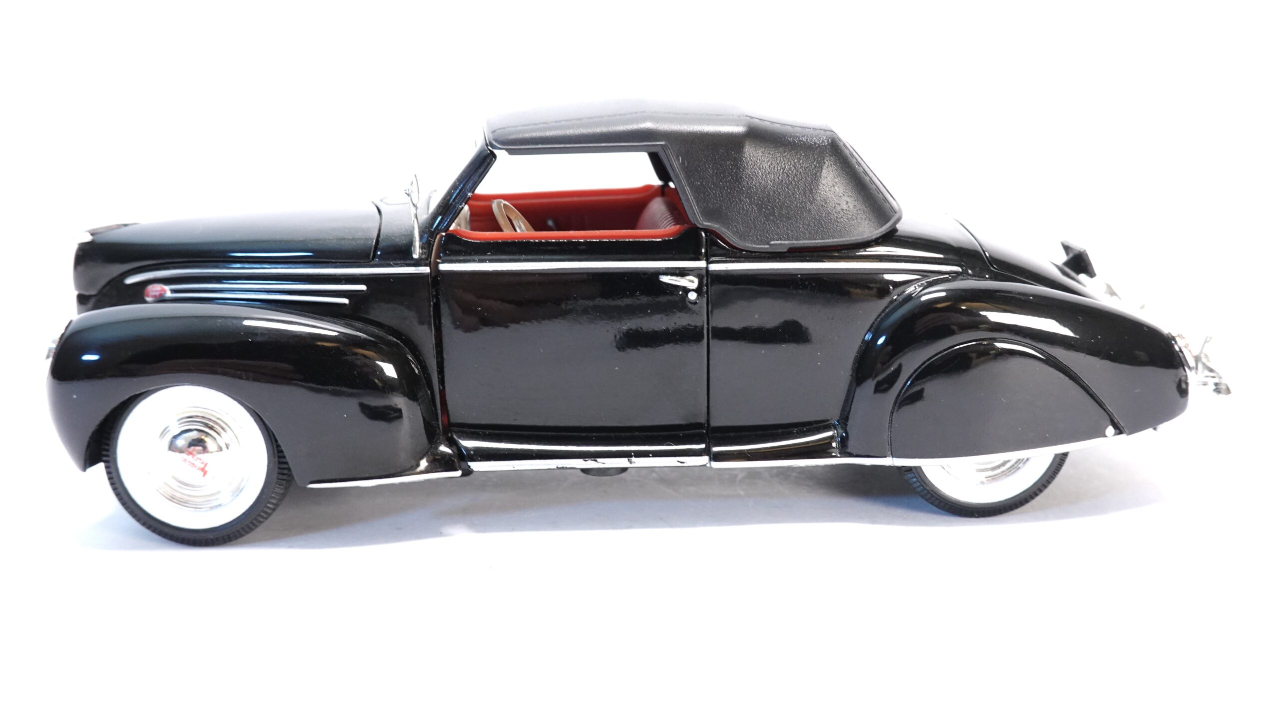 Signature Models 1/32 1939 Lincoln Zephyr Convertible 1 Signature Models 1/32 1939 Lincoln Zephyr Convertible