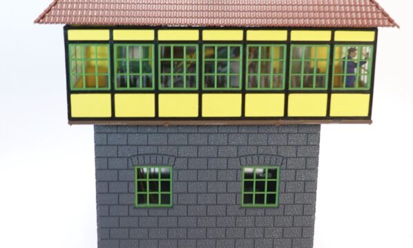 Märklin 5616 1 Reiterstellwerk aufgebaut mit Beleuchtung | A5302