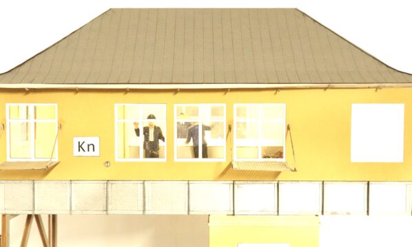 Laser-Cut 1 DB Reiterstellwerk Kn fertig gebaut beleuchtet | A5336